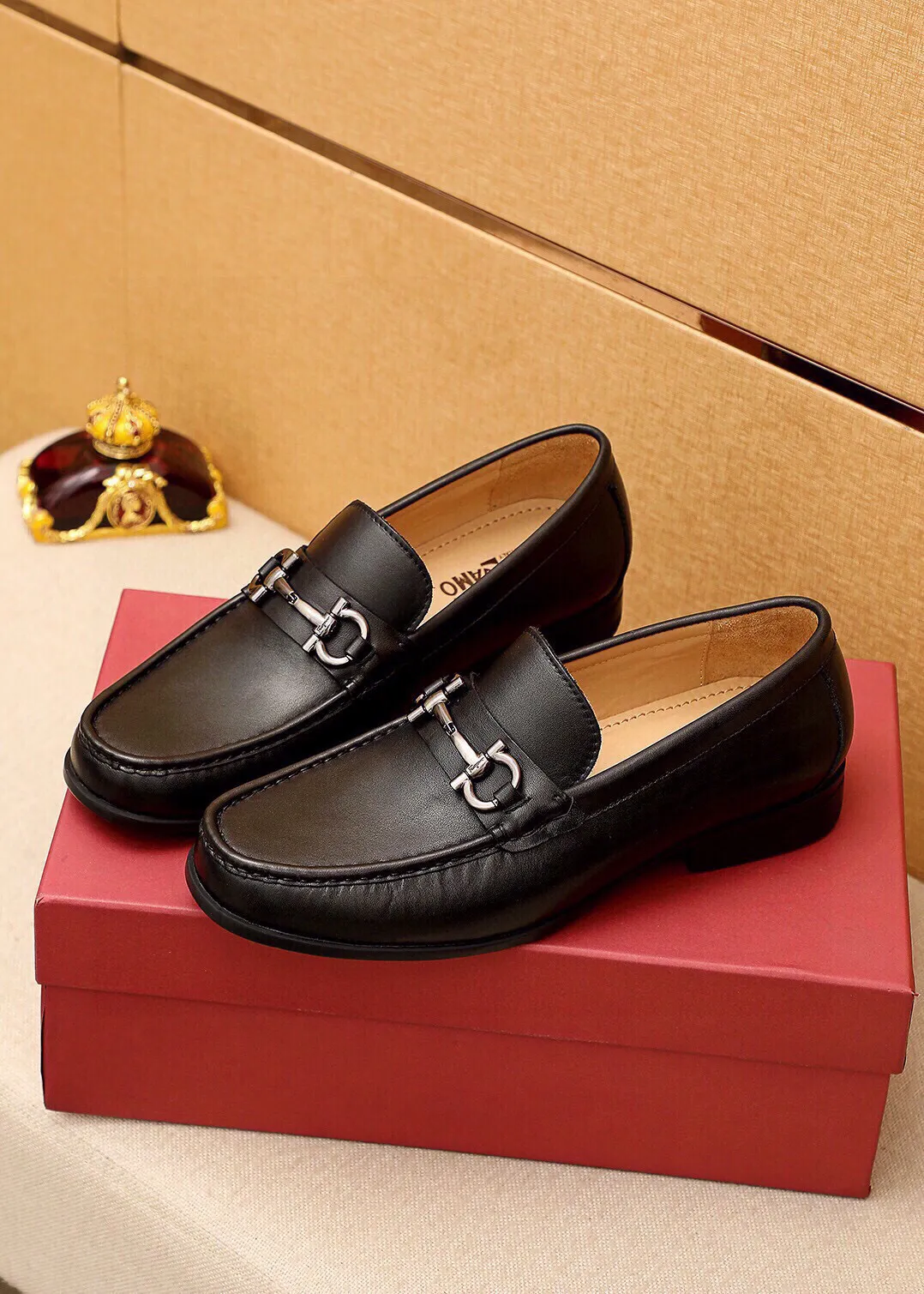 Men's shoes 💰480 💐 Product trademark: Ferragamo "Ferragamo" casual leather shoes Regular size: 38-44 (45🉑️customized) Product materials: Selected imported first-layer calfskin upper + luxury hardware buckle, imported water-dyed cow leather lining. Strong three-dimensional visual effect, original outsole color: 3⃣️seed leather materials available